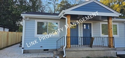 Building Photo - 123 Sequoia Dr