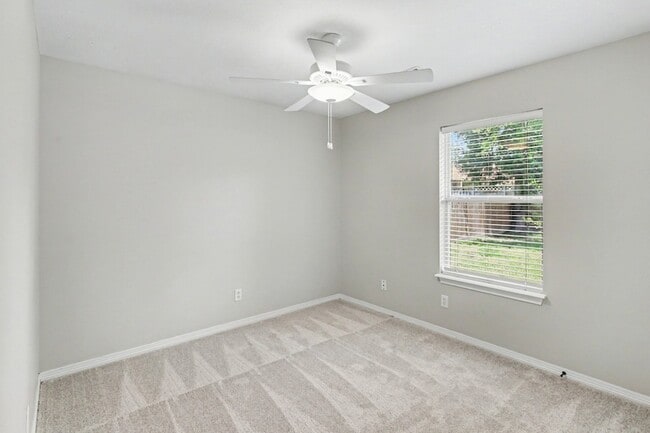Building Photo - 10718 Fairview Dr