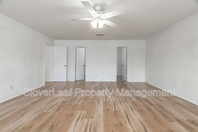 Building Photo - 818 Quitman Oak