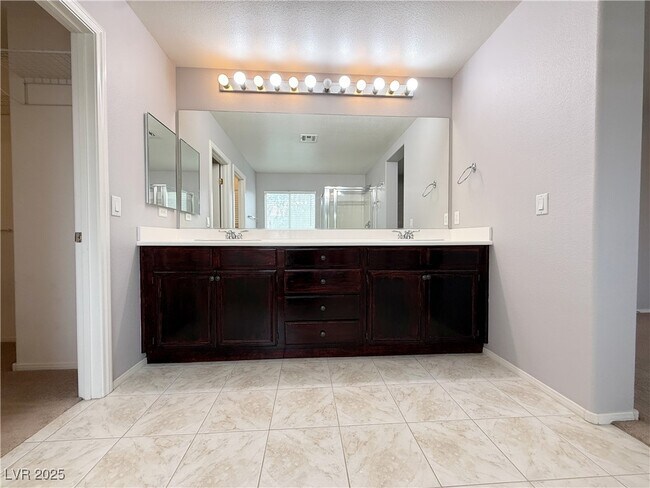Building Photo - 5057 Shadow Valley St