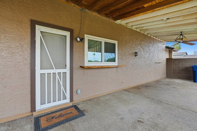 Building Photo - 1805 W Curry Dr