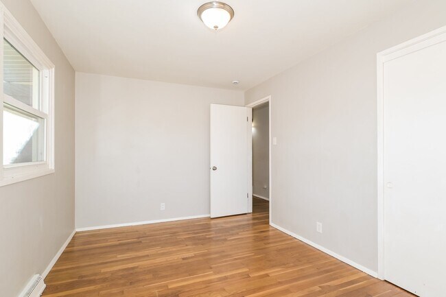 Building Photo - 9266 Ellison Dr