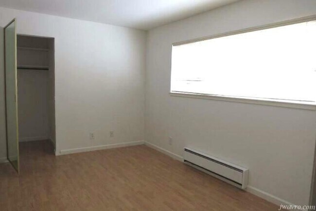 Building Photo - 2642 Van Ness Ave