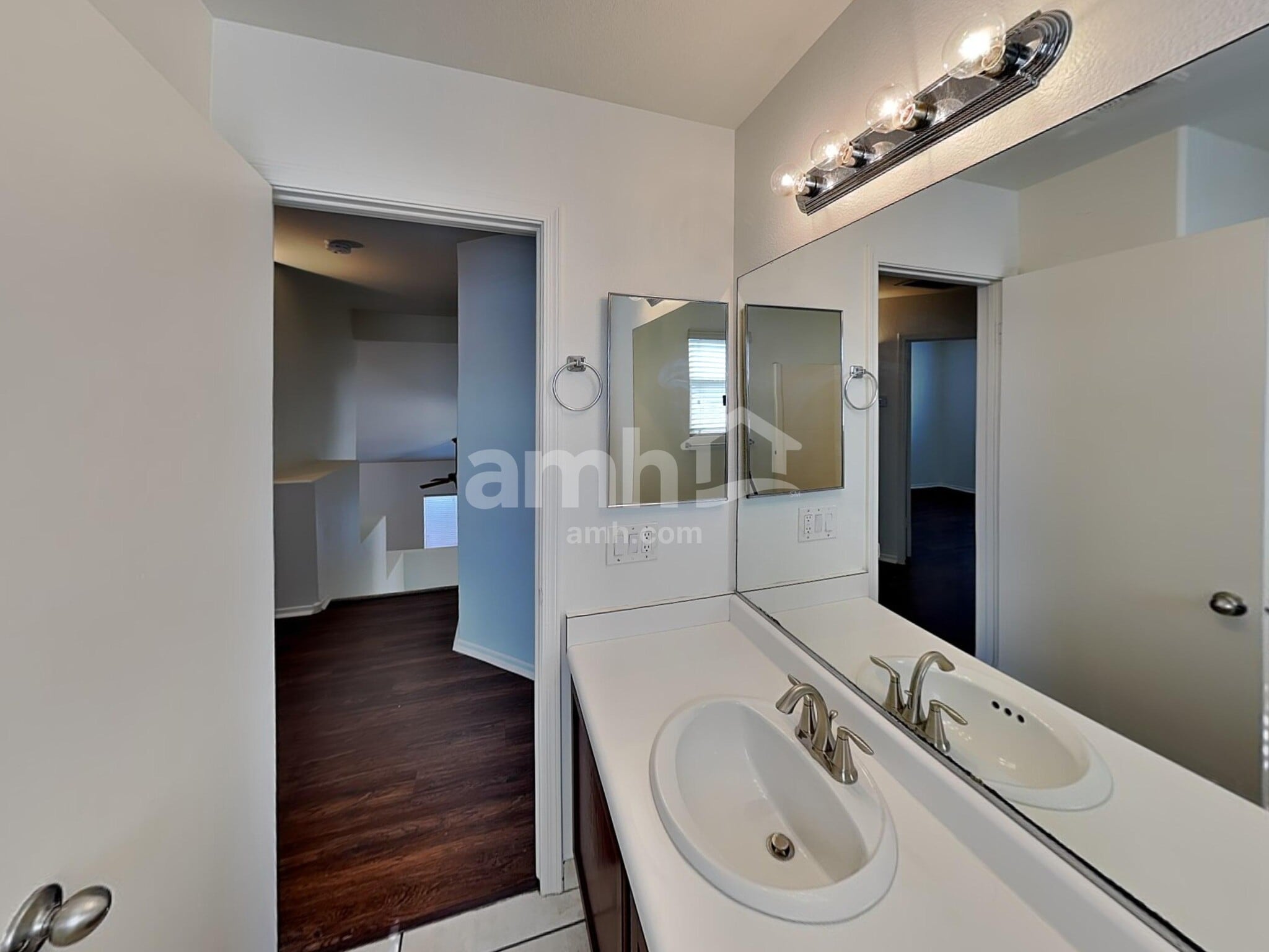 Building Photo - 3531 N 105th Ln