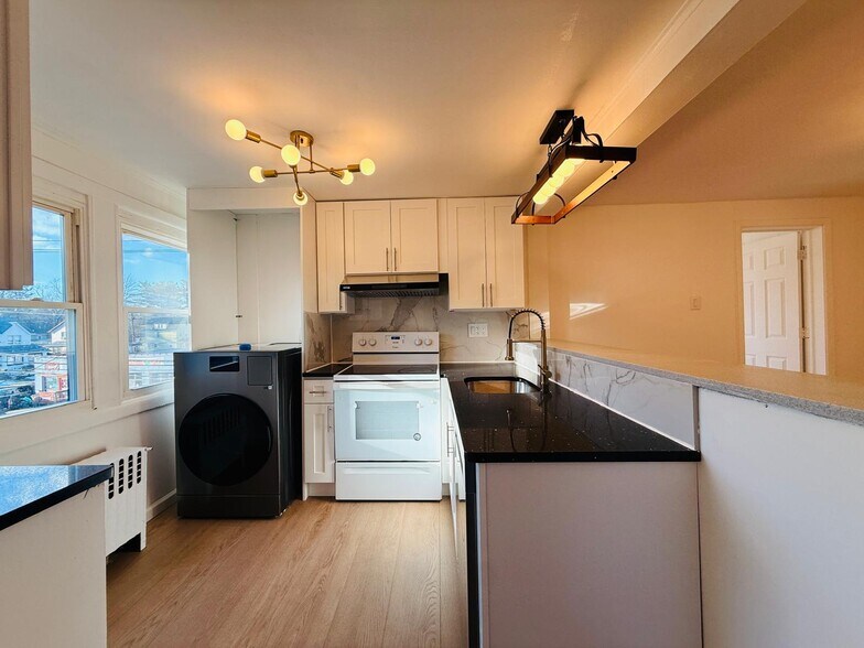 Building Photo - 86 W Main St