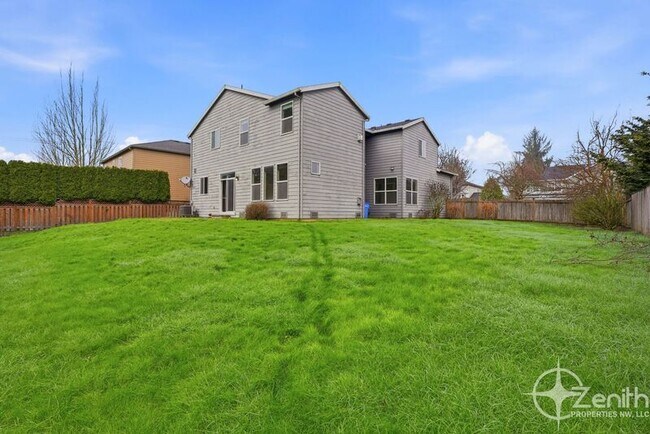 Building Photo - 15205 NE 102nd Way