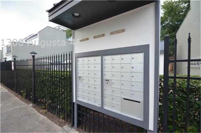 Building Photo - 1300 Augusta Dr