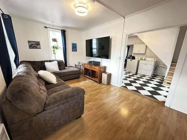Building Photo - One Bedroom with tiled shower close to downtown, campus, and SEL - Available August 13