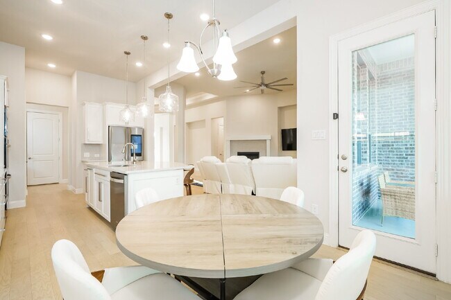 Building Photo - COMING SEPTEMBER - Spectacular Mansfield Retreat with Pool & Outdoor Kitchen!