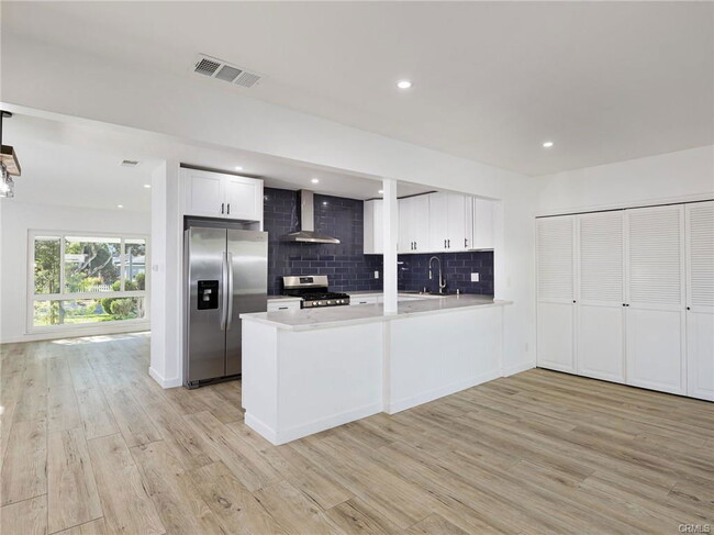 Building Photo - 2905 Spreckels Ct