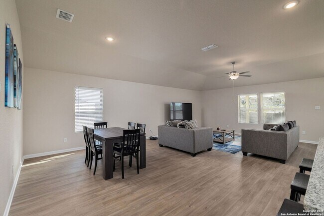 Building Photo - 7043 Diamond Vly