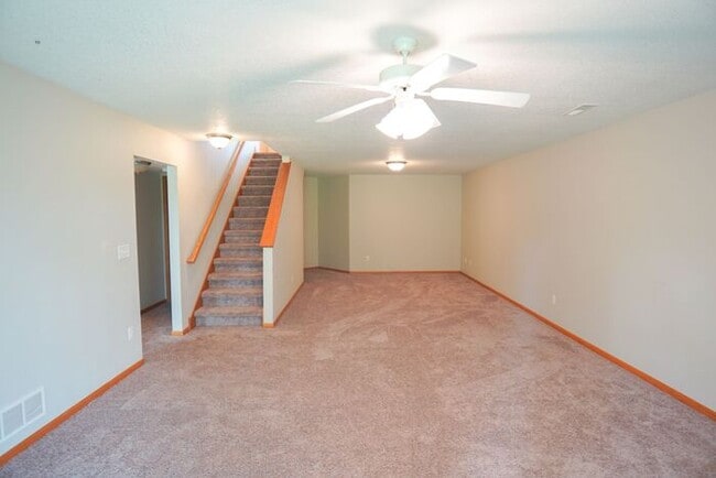 Building Photo - $1,850| 3 Bedroom, 2 Bathroom Duplex | No ...