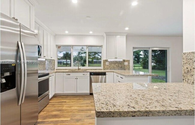 Building Photo - 17220 SW 83rd Ct