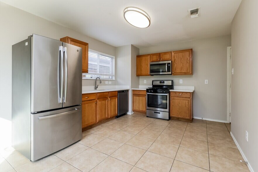 Building Photo - 7219 Rising Brook Dr