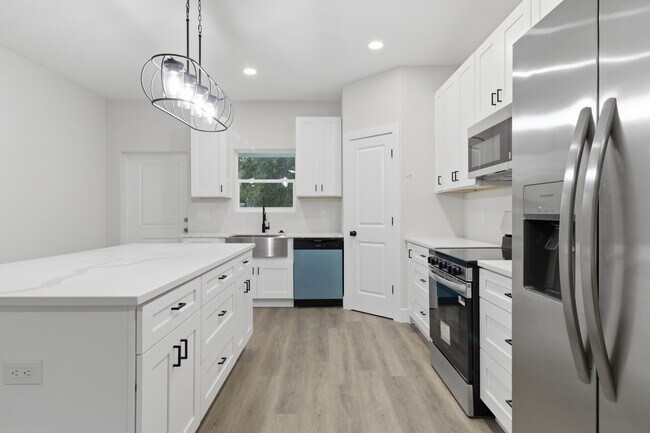 Building Photo - 2205 E 148th Ave