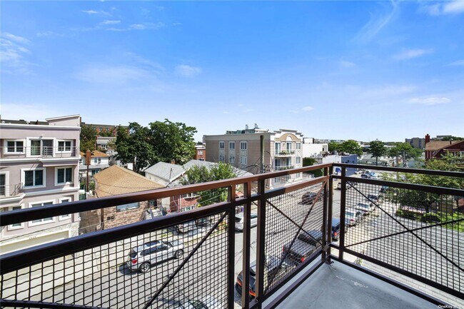 Building Photo - 2826 Batchelder St