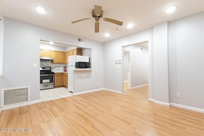 Building Photo - 158 Terrace Ave