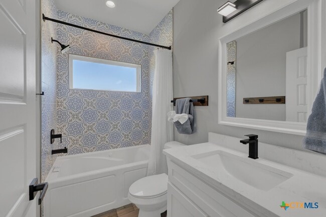 Building Photo - 315 Hilltop Ridge