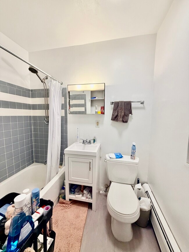 Building Photo - 829-833 Beacon Unit 103