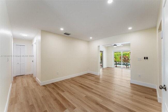 Building Photo - 6731 SW 48th St