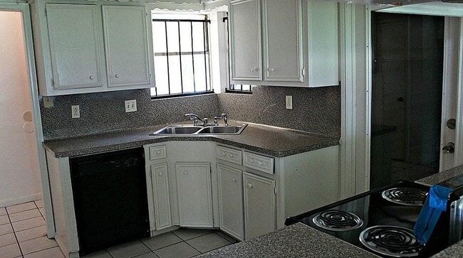 Building Photo - 6666 Laughlin Dr