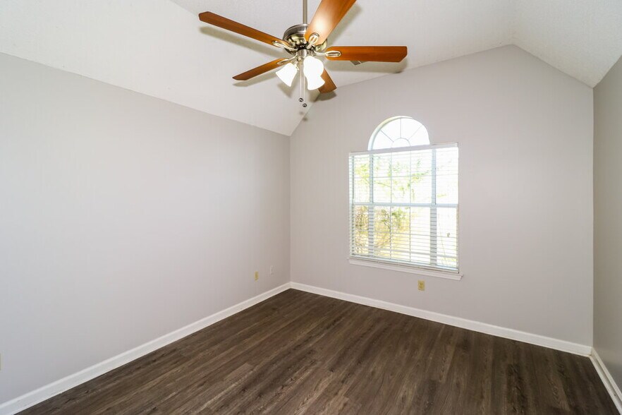 Building Photo - 1247 Trotters Stop Cove