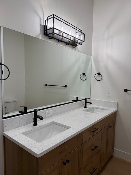 Building Photo - 6274 Hugo Dr