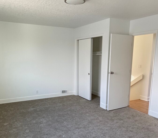 bedroom 1 - 1815 SE Harney St