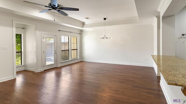 Building Photo - 7945 Seville Ct