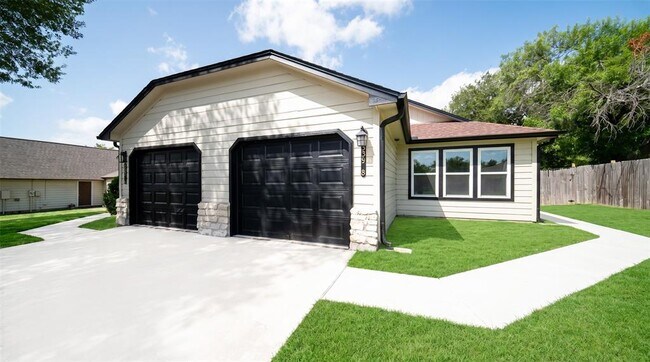 Building Photo - 339 Fantail Loop