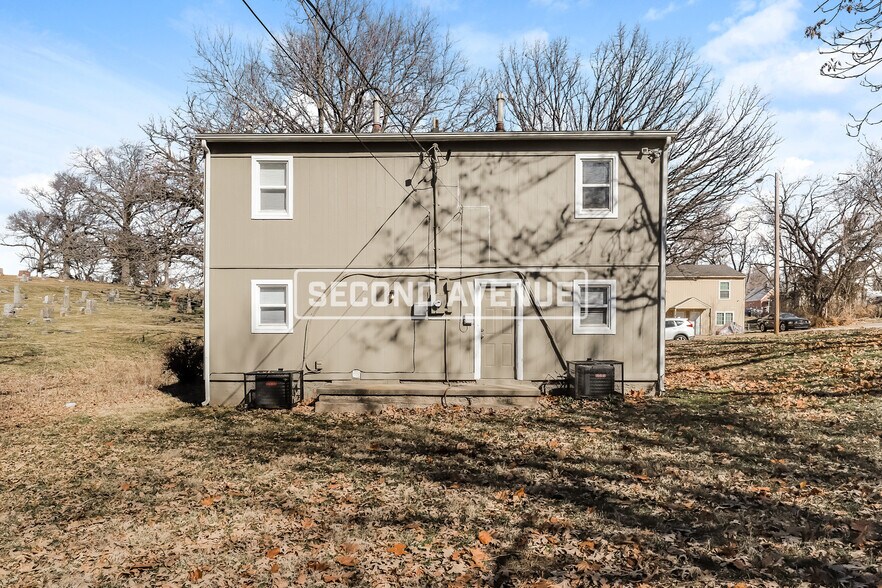 Building Photo - 833 Stewart Ave