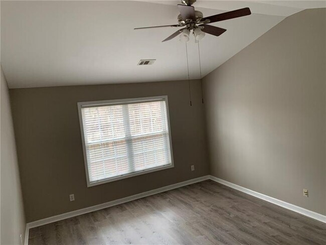 Building Photo - 1401 Redbud Way