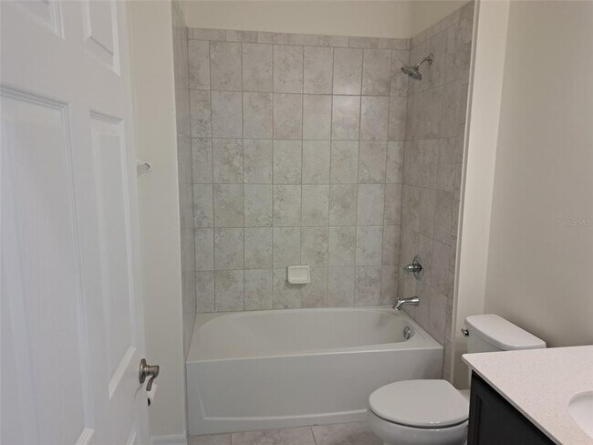 Building Photo - 138 Jade St