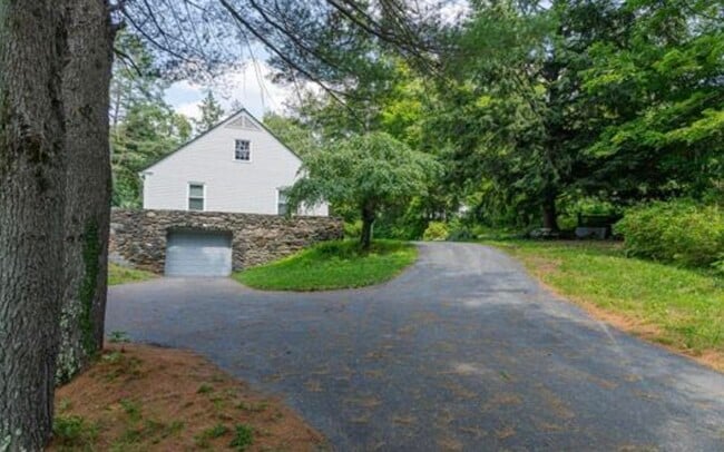 Building Photo - 51 Prospect Hill Rd