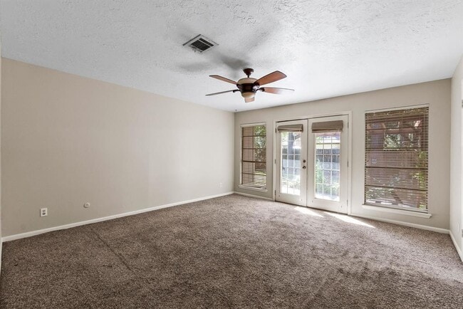 Building Photo - 719 Shenandoah Dr