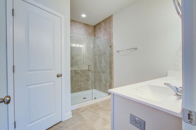 Building Photo - 2319 Watchtower Ln