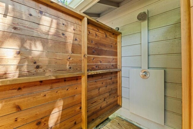 Building Photo - 3207 Carol Ann Dr