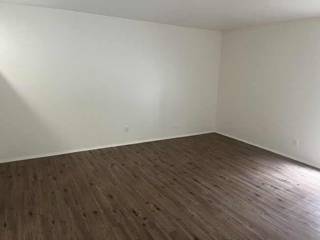 Building Photo - 2 Bedroom/ 2 Bath Condo with Community Pool