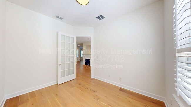 Building Photo - 283 Holland Dr