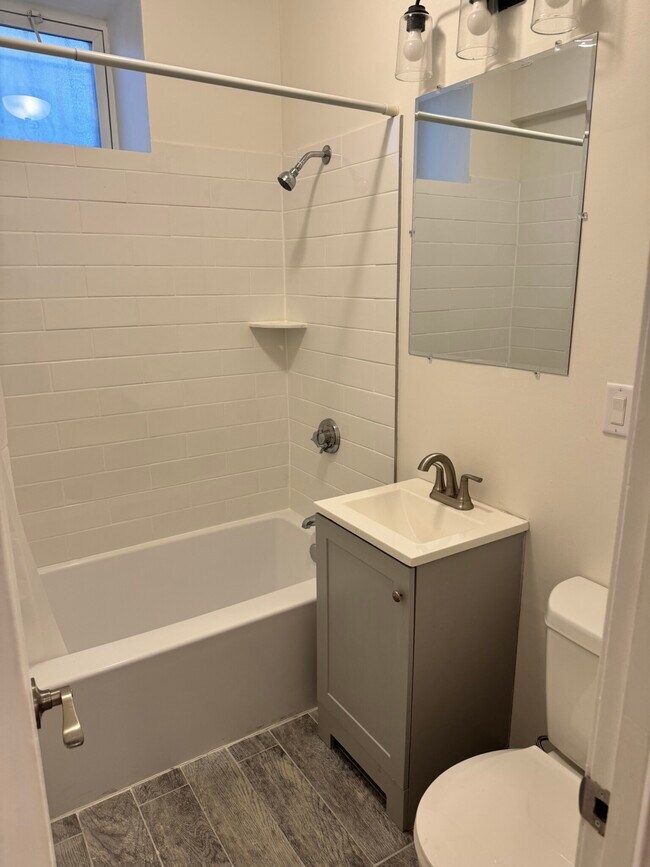 Building Photo - 111 Norway St