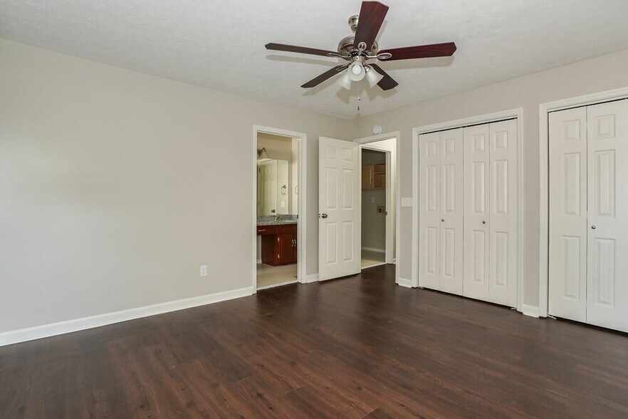 Building Photo - 1207 Cedarbend Dr