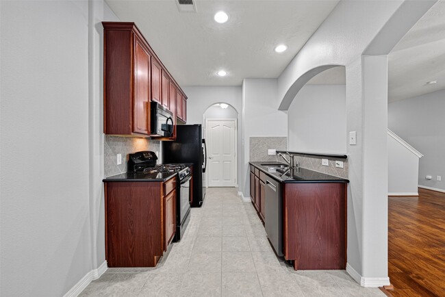 Building Photo - 8910 Minola Oaks Dr