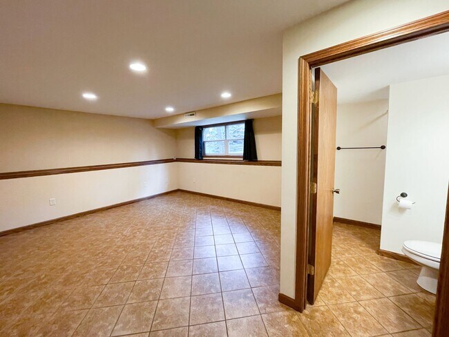 Building Photo - 2820 Warner Ln