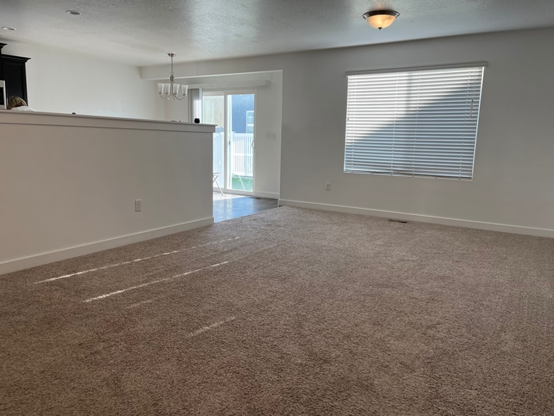 Building Photo - 431 S Fox Chase Ln