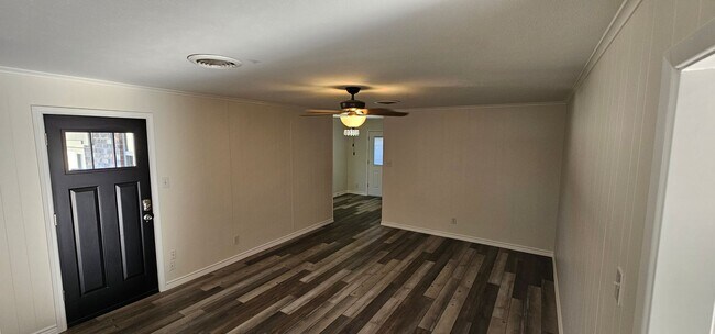 Building Photo - 1401 E Sherman Dr