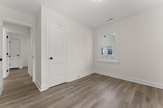Building Photo - 2918 Lynhaven Ave
