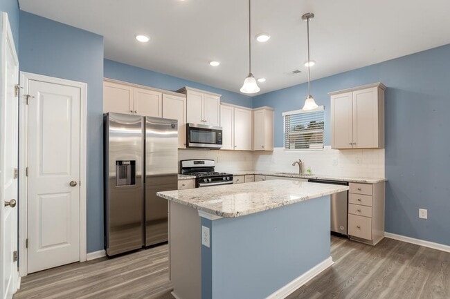 Building Photo - 5700 Redgum Dr