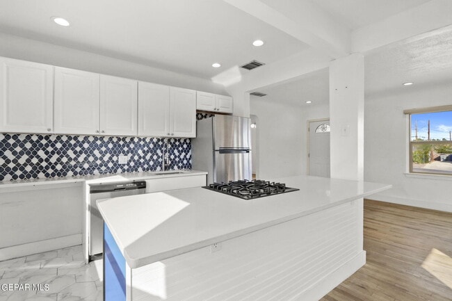 Building Photo - 2105 Happer St