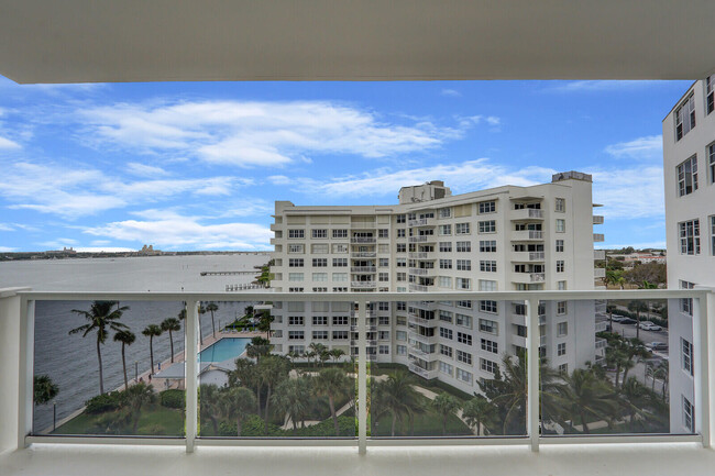 Building Photo - 2800 N Flagler Dr