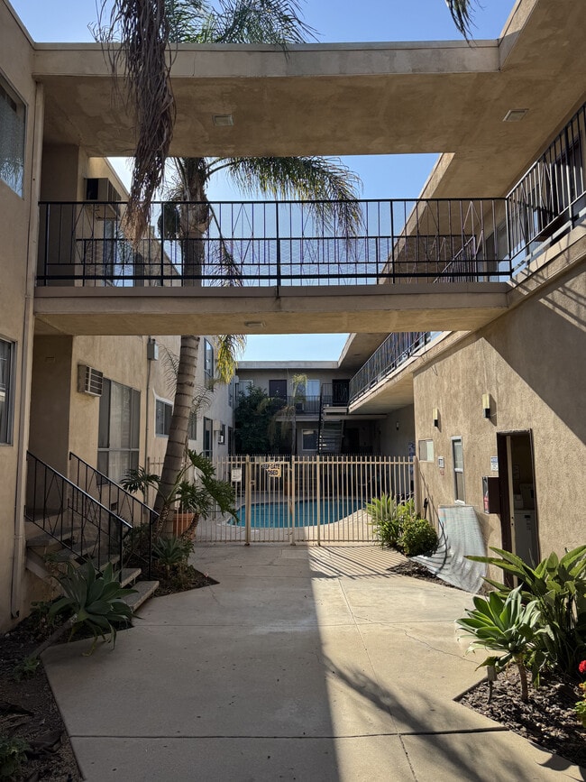 Building Photo - 4623 La Mirada